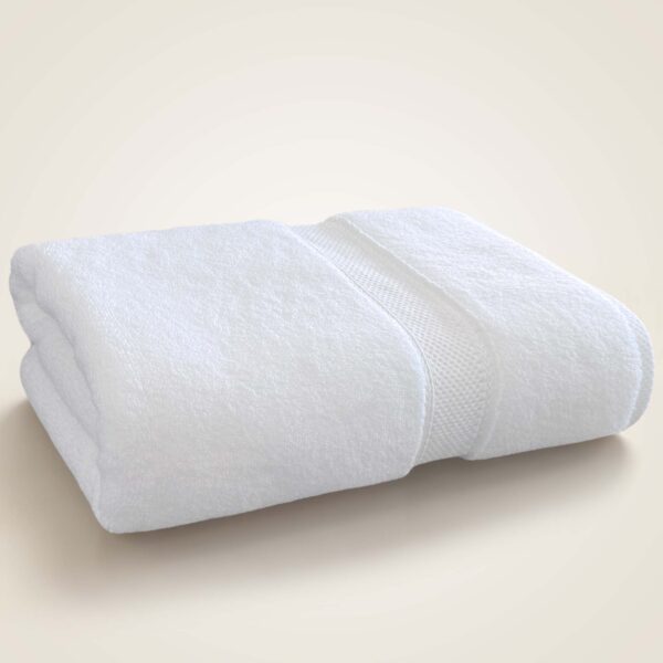 samifyhome-white-cotton-large-bath-towel.jpg Folded Samifyhome premium white cotton hand towel on neutral background